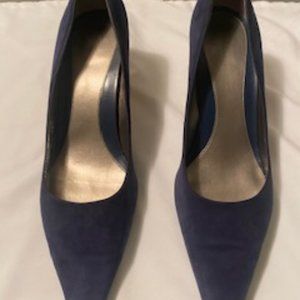 NAVY BLUE SUEDE BANDOLINO  9 MEDIUM/HEEL HEIGHT 2 1/2 INCHES